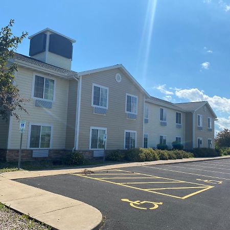 Americinn By Wyndham Oshkosh Exterior foto