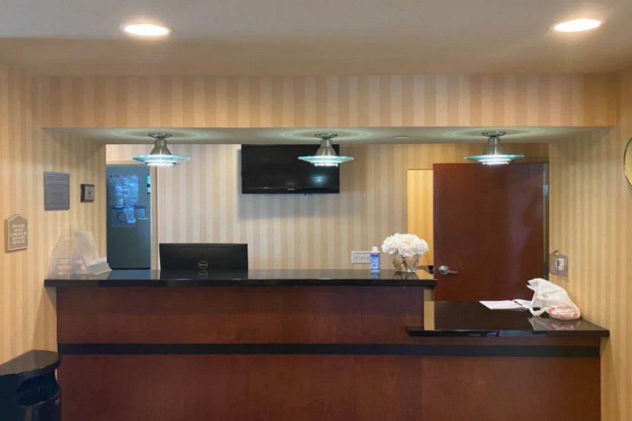 Americinn By Wyndham Oshkosh Exterior foto